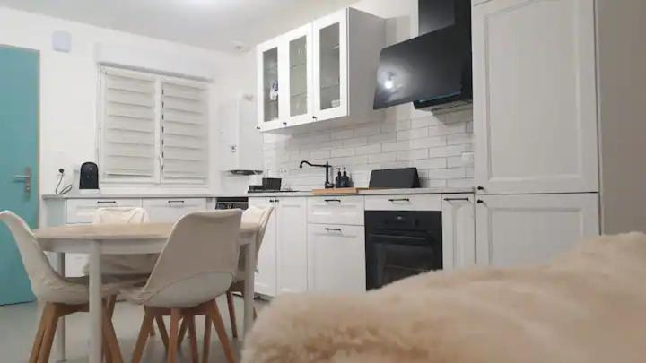 Chambre Calme Dans Une Maison Neuve Avec Jardin Billere Exterior photo